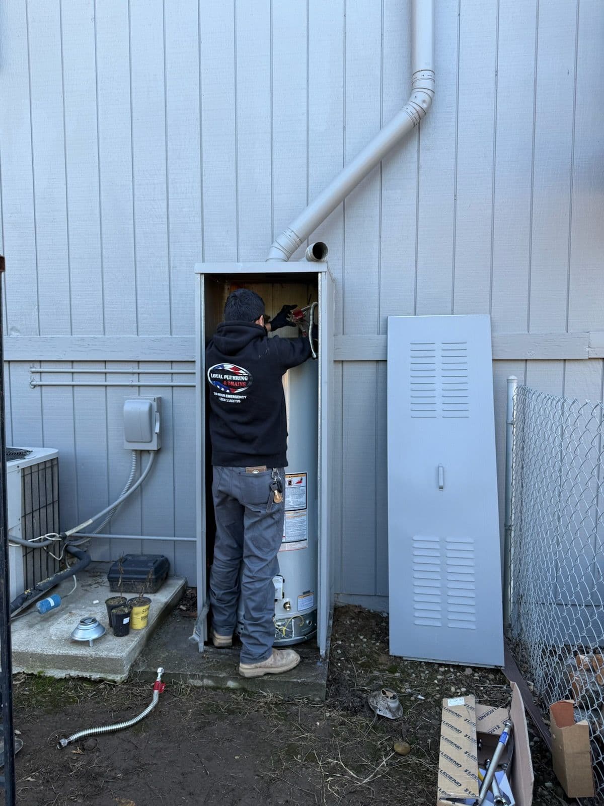 Project Water Heater Replacement in Oak View image